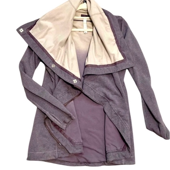 Lululemon - Sz. 10 - Method Wrap - Gray - Ombre Lining - Picture 2 of 7